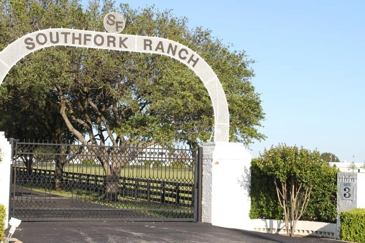 Dallas Southfork Ranch Private Limousine Tour - Photo 1 of 7